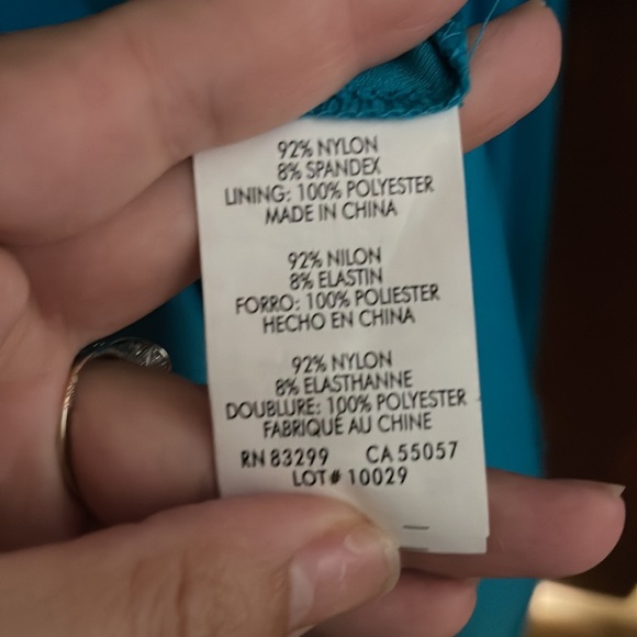 NWT | Sleeveless Gown With open back - Picture 6 of 6